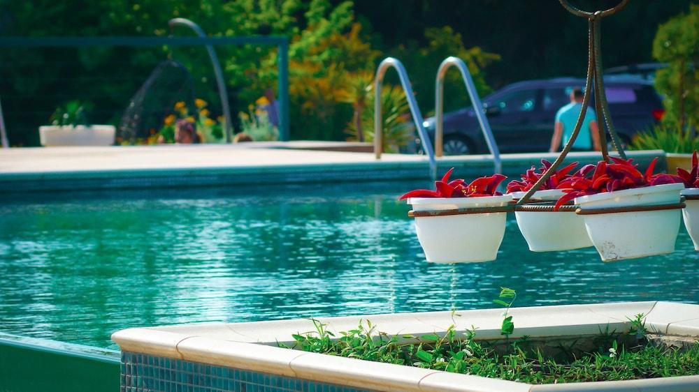 The Crescent Beach Hotel Баку Экстерьер фото