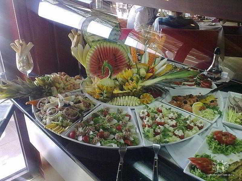 The Crescent Beach Hotel Баку Экстерьер фото