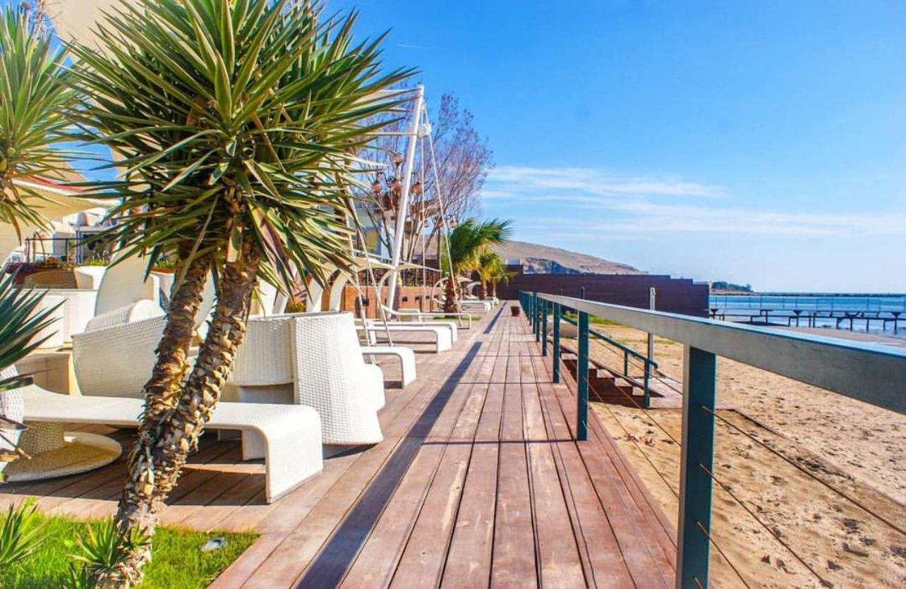 The Crescent Beach Hotel Баку Экстерьер фото