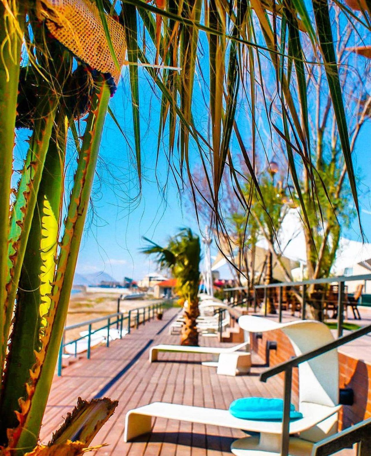The Crescent Beach Hotel Баку Экстерьер фото