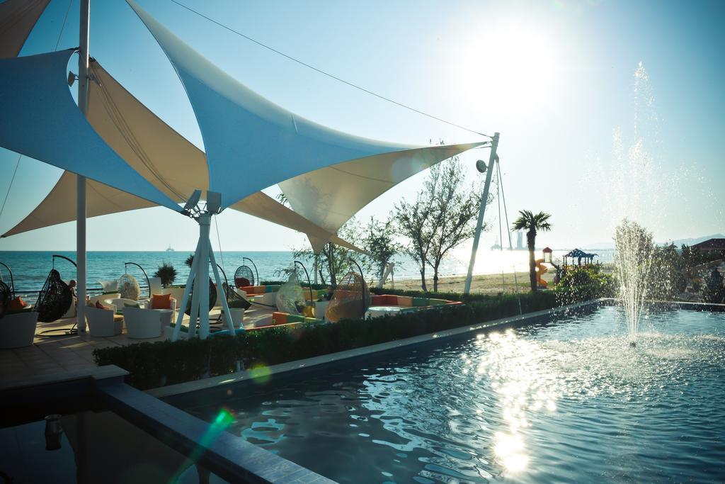The Crescent Beach Hotel Баку Экстерьер фото