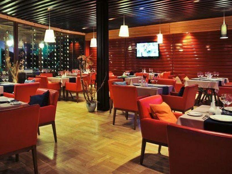 The Crescent Beach Hotel Баку Экстерьер фото