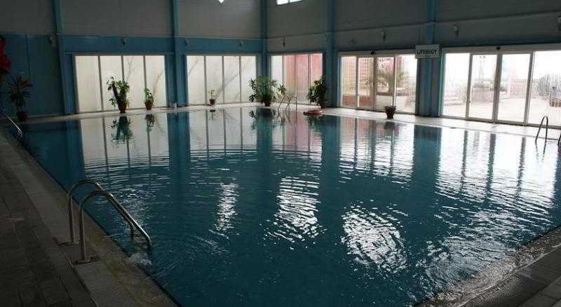 The Crescent Beach Hotel Баку Экстерьер фото