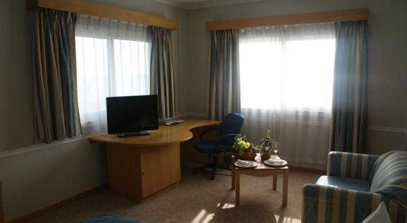 The Crescent Beach Hotel Баку Экстерьер фото