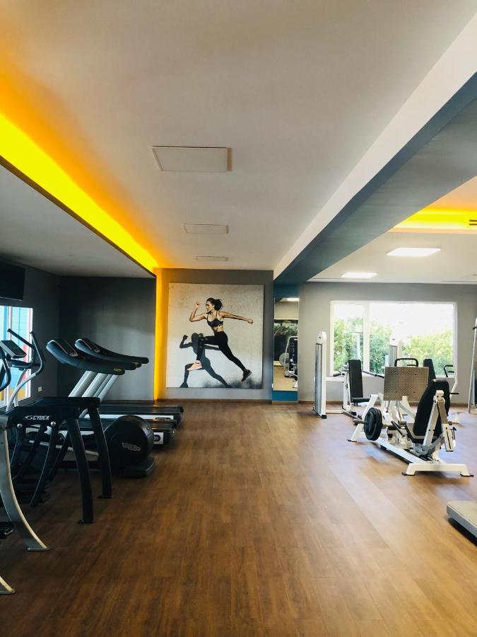 The Crescent Beach Hotel Баку Экстерьер фото